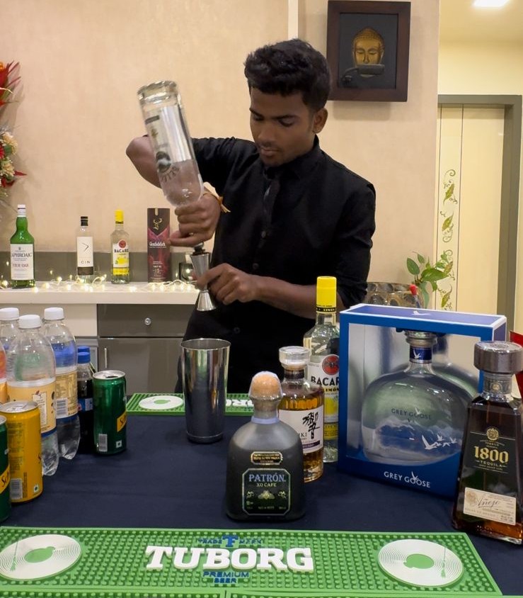 Cocktail Server