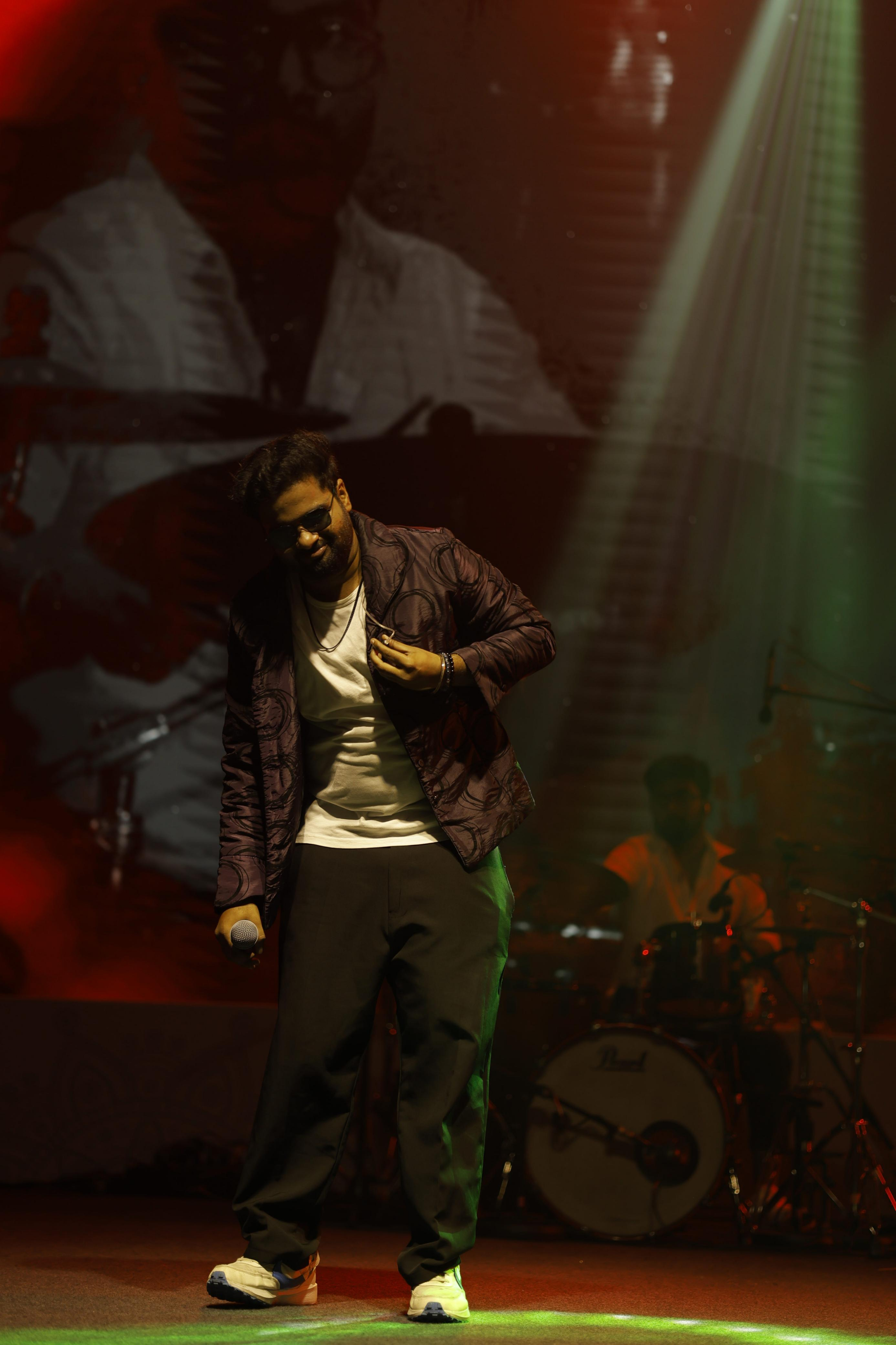 Singer photo